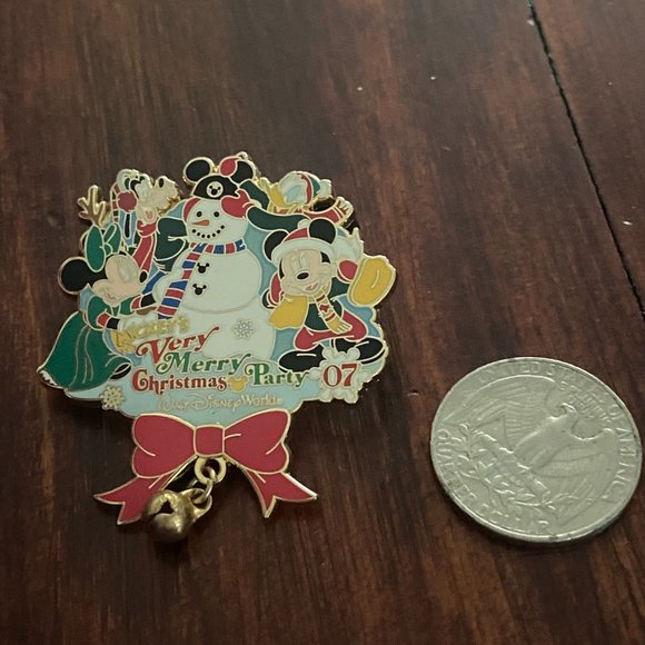 2007 Limited Edition Very Merry Christmas Party Mickey Minnie Goofy Donald Pin - Picture 2 of 4